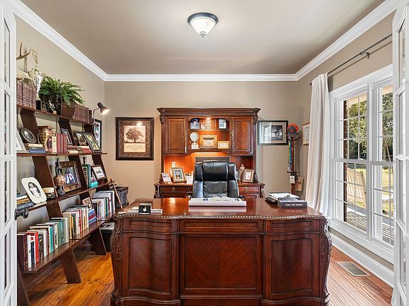 4th image of 753 Tate Ln
