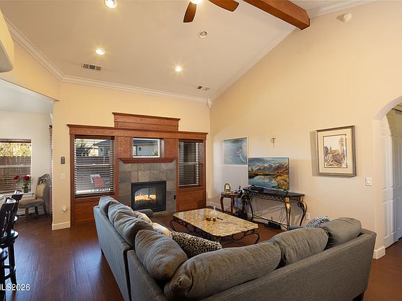 3rd image of 1202 W Cottage Loop