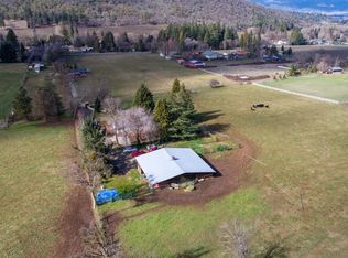 3173 W Griffin Creek Rd, Medford, OR 97501