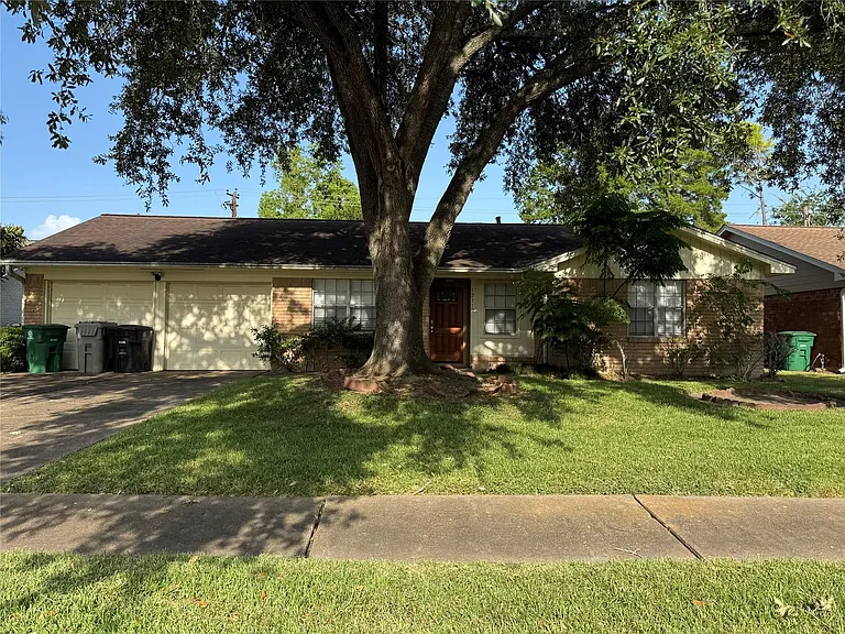 12119 Dunlap St — Photo 1