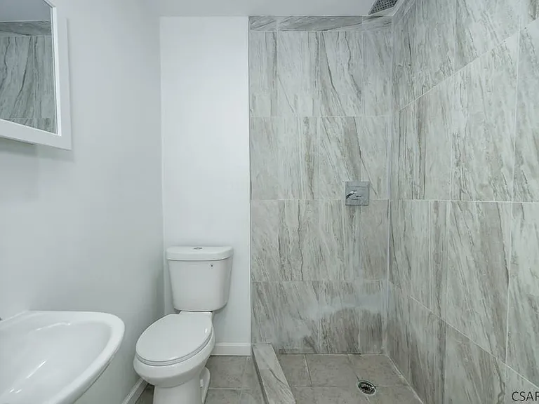 215 Franklin St #302 — Photo 8