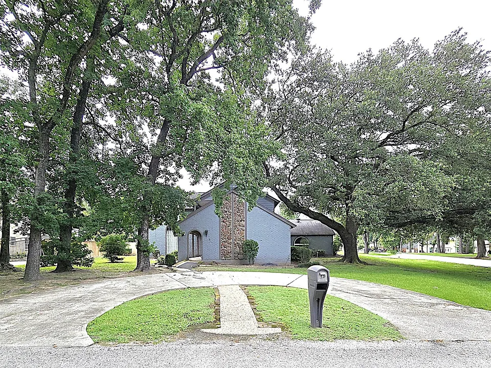 560 Brandon Rd