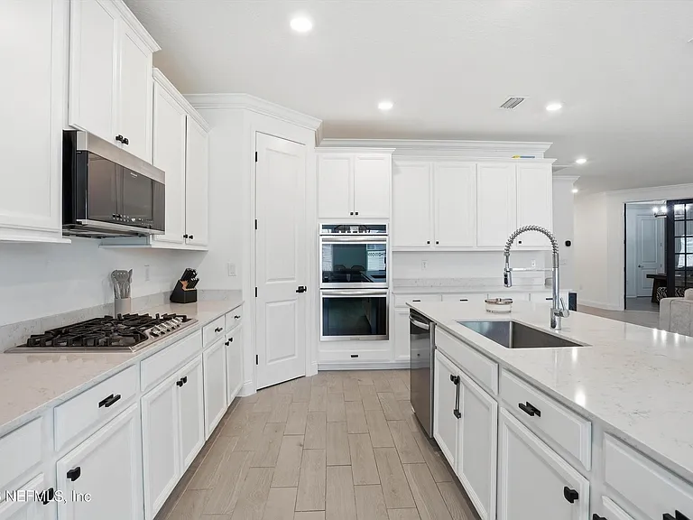 73 Oaklawn Ct — Photo 8