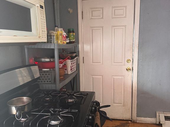 2nd image of 18 Lawrence St