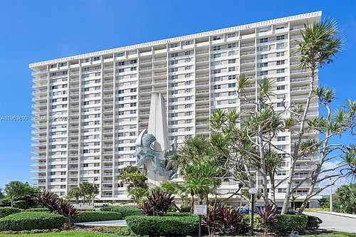 300 Bayview Dr Photo 1