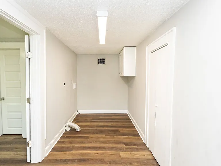 1812 John Ross Rd — Photo 19