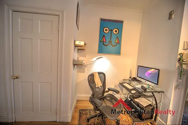 Rented by Metropolitan Realty | media 22