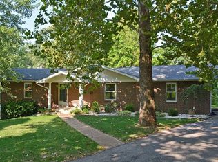 805 Larkin Ave, Saint Louis, MO 63141