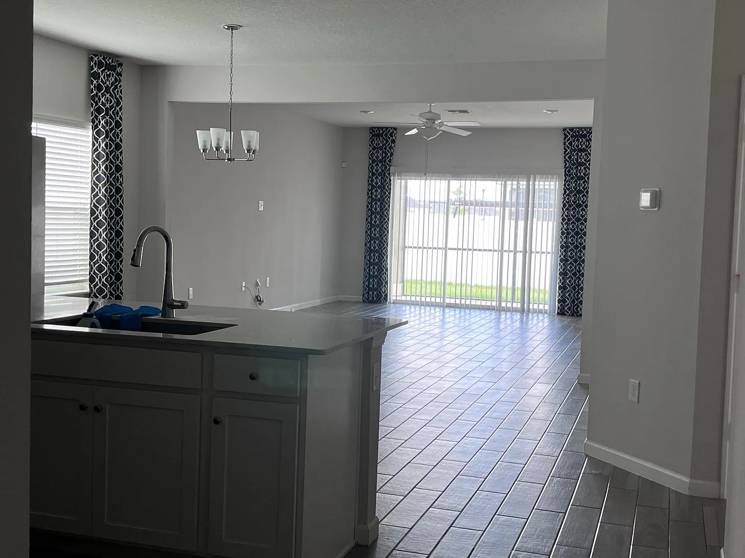3 bed, 2141 sqft, $2,300 — Photo 3