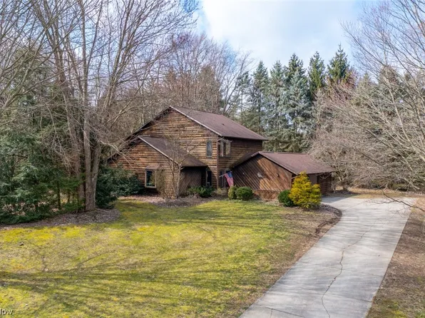 1892 Basswood Dr, Kent, OH 44240