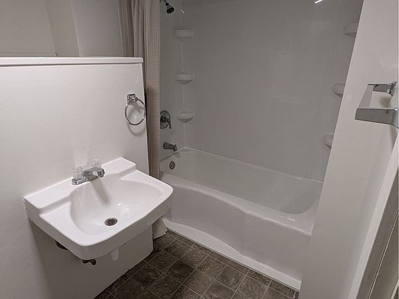 5th image of 37 Biggs Ln APT 5