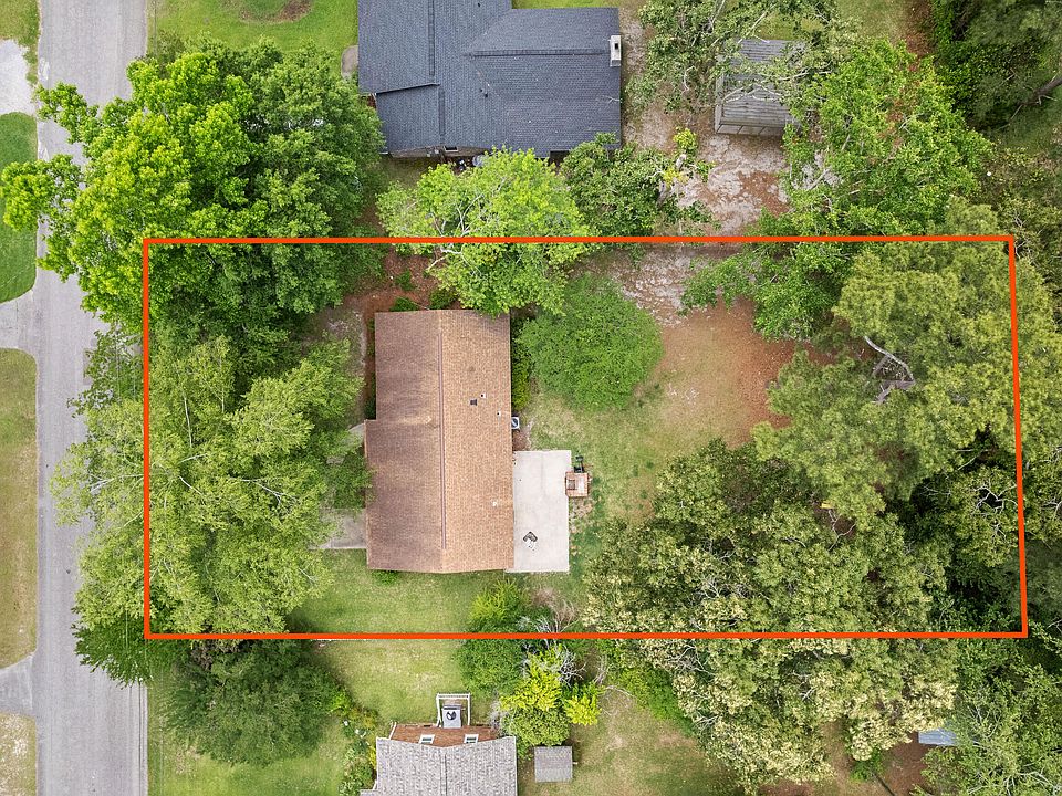 1st image of 411 Forest Cir