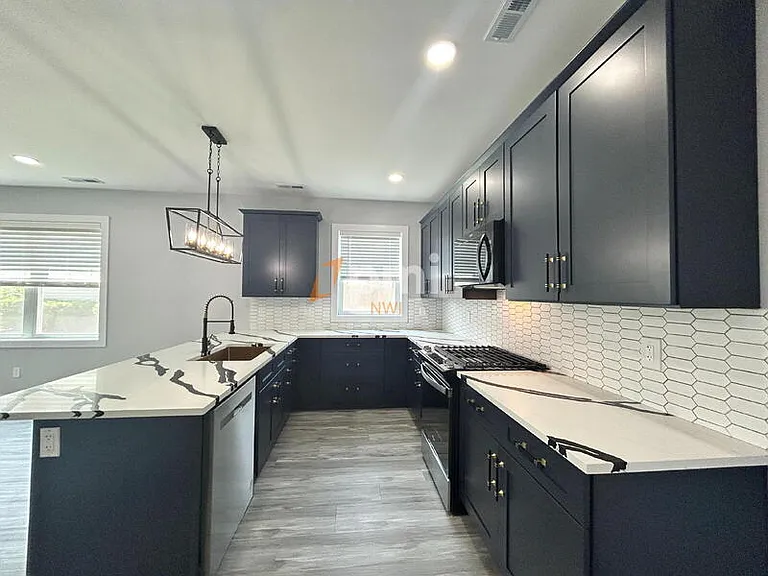 5212 Torrence Ave — Photo 8