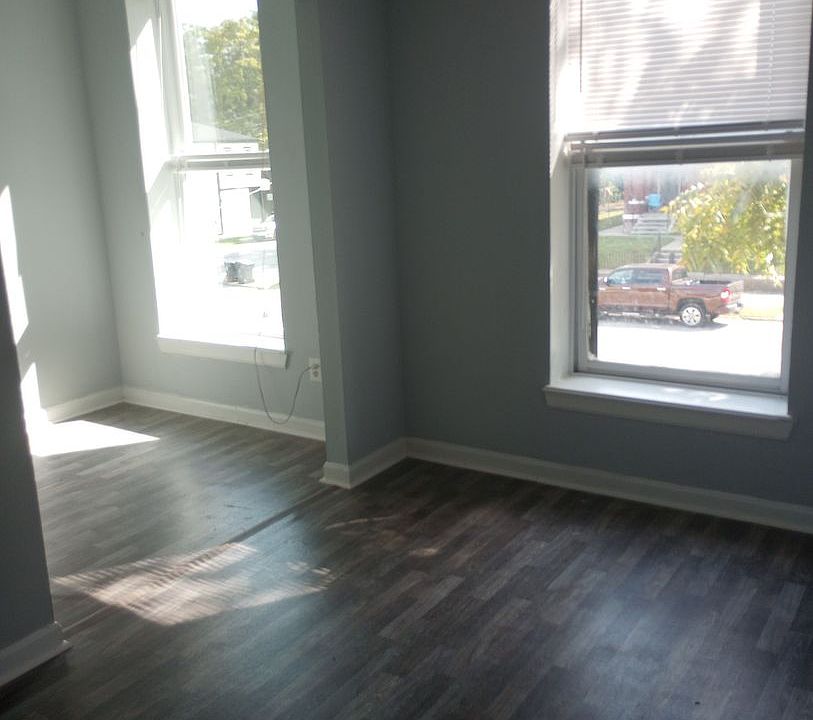 1st image of 2023 W Jefferson St #2