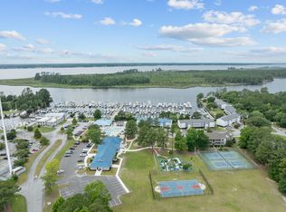 1204A Harbourside Dr, New Bern, NC 28560
