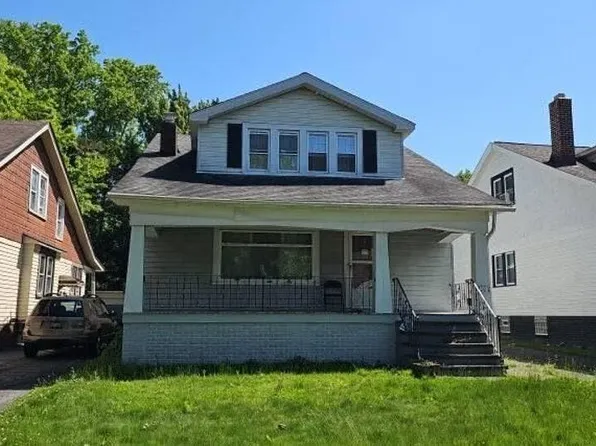 4006 Navahoe Rd, Cleveland Heights, OH 44121