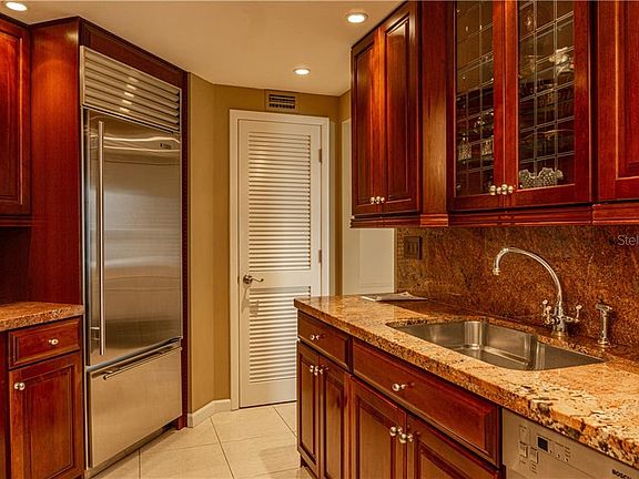 5th image of 1111 N Gulfstream Ave APT 17B