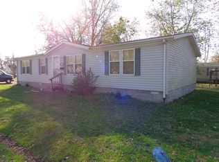 1170 N 1st St, Austin, IN 47102