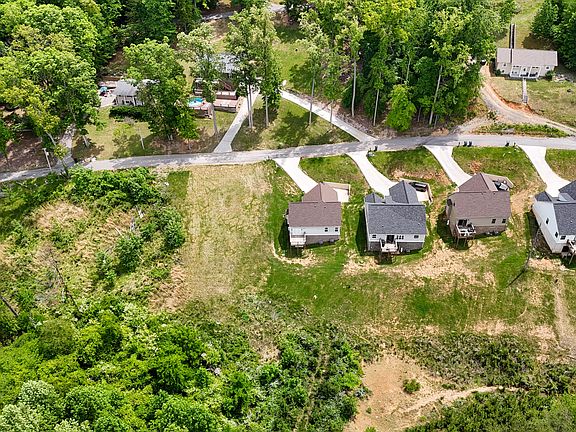 5th image of 1919 Lakewood Dr