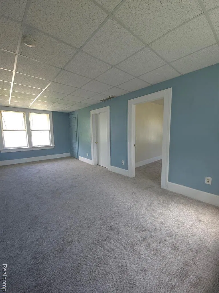 3 bed, 1200 sqft, $1,100 — Photo 2