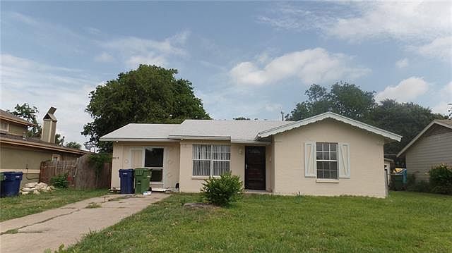 1st image of 201 E Celeste Dr