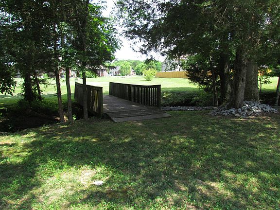 5th image of 3237 Brookwood Ln