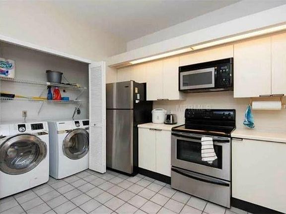 4th image of 451 Hamptoncrest Cir APT 105