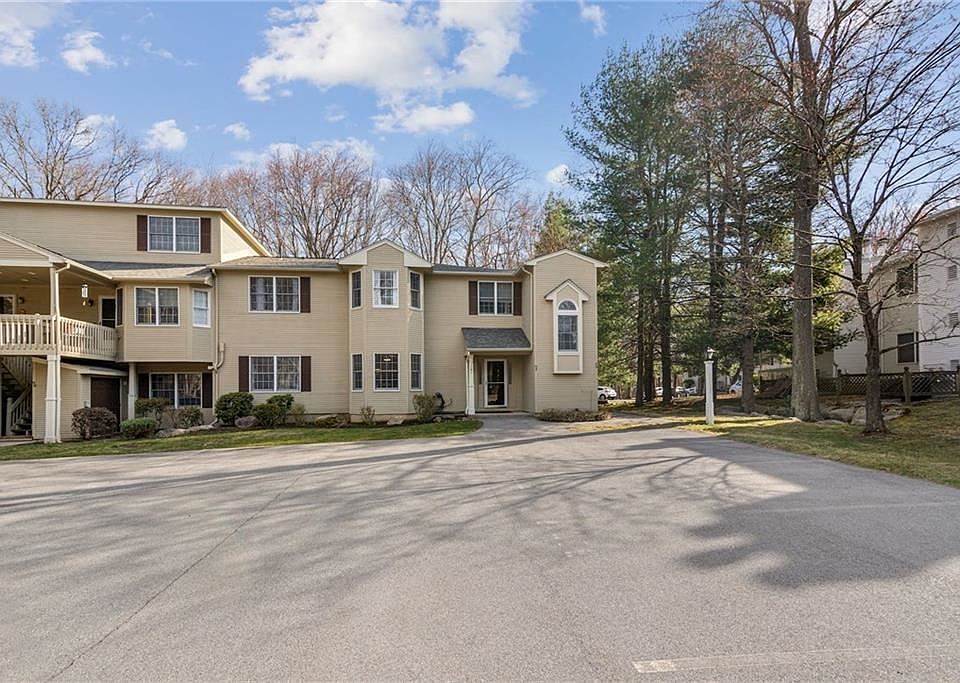 1st image of 93 Trellis Dr