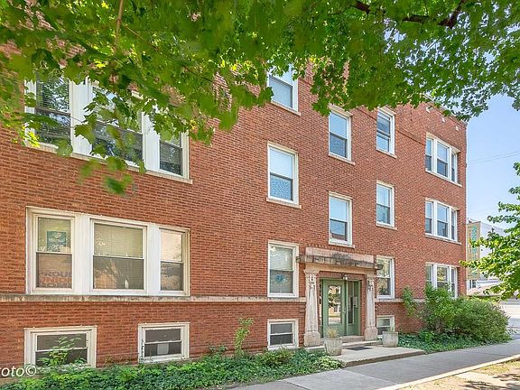 2nd image of 3309 W Ainslie St APT 1