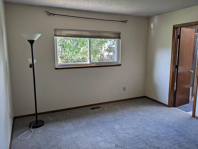 6220 Pemberton Way — Photo 11