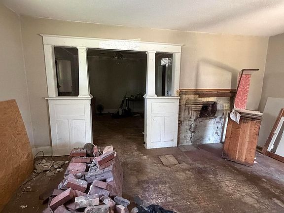 3rd image of 920 National Ave
