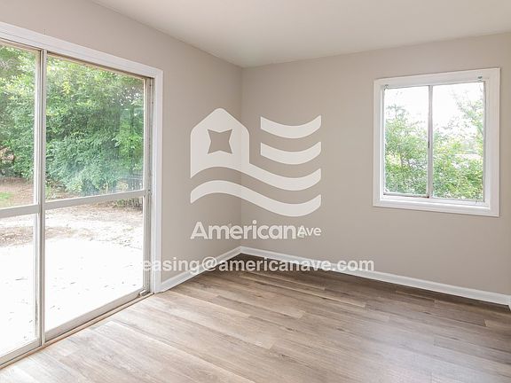 1458265_004_living_room_5.jpg