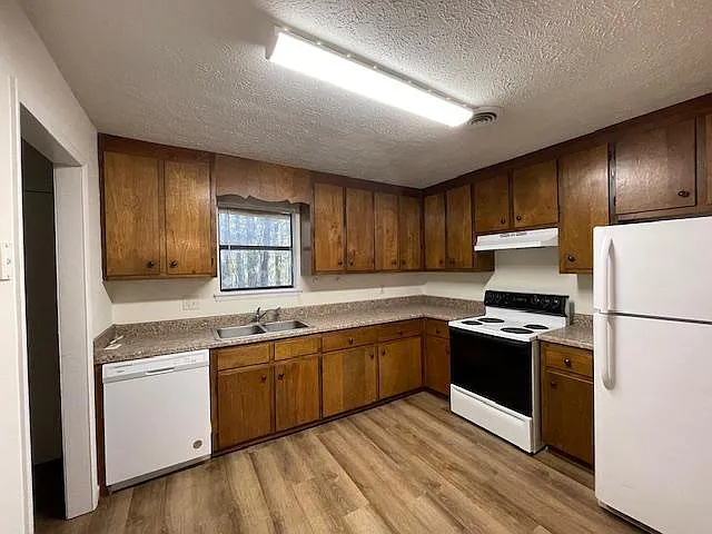 117 Redstone Dr — Photo 4