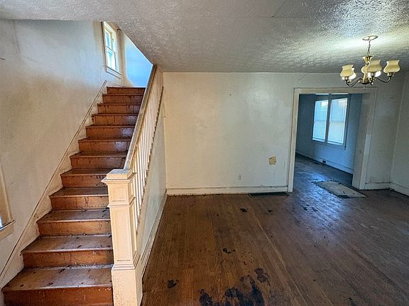 5th image of 1031 7th St W