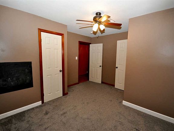 3rd image of 309 E 14th St