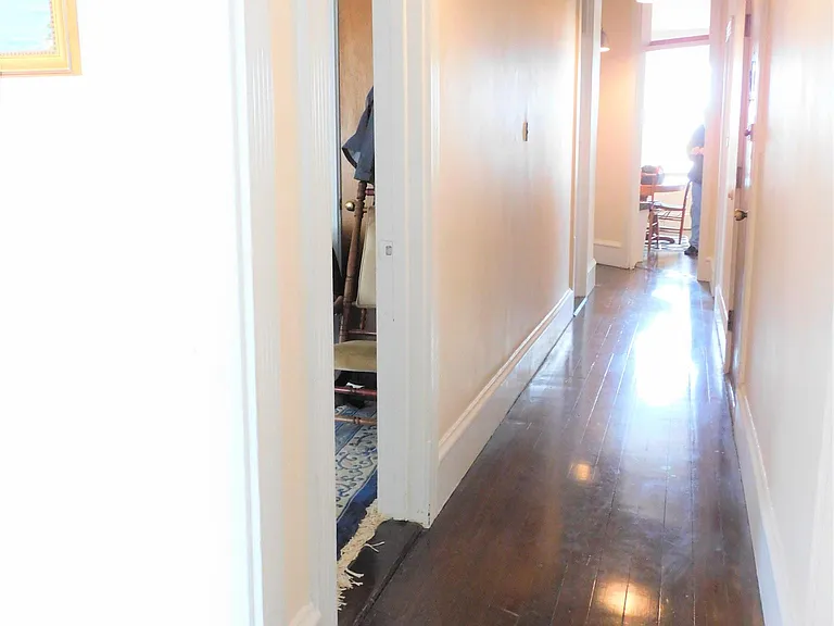 496 E Broadway #3 — Photo 5