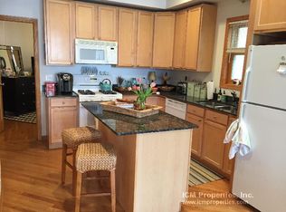 1319 W Belmont Ave #2T, Chicago, IL 60657