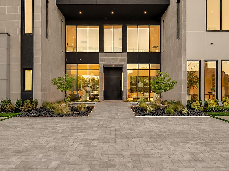 1st image of 10011 Lennox Ln