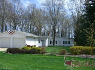 734 Twin Oaks Rd, Deerfield, OH 44411
