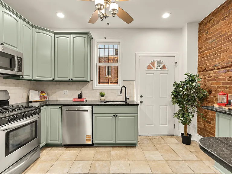 1017 Monroe St NW — Photo 11
