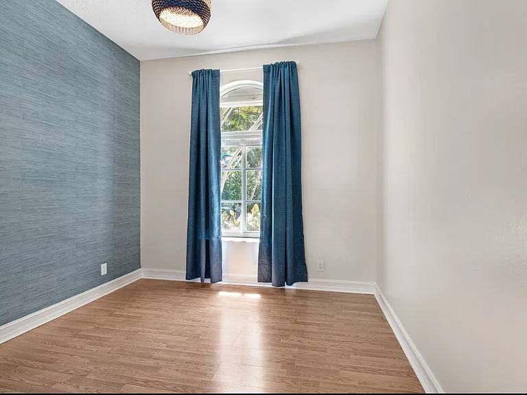 1680 SW 14th Dr — Photo 28