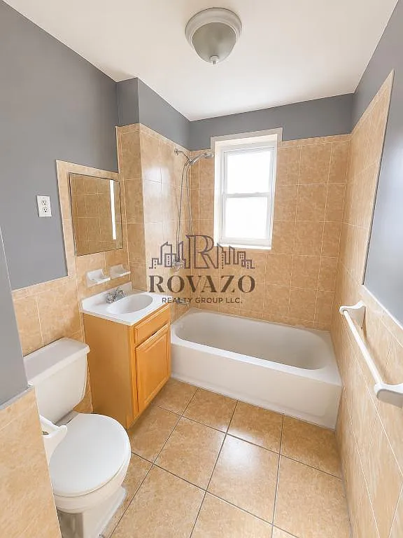 333 Park Ave — Photo 2