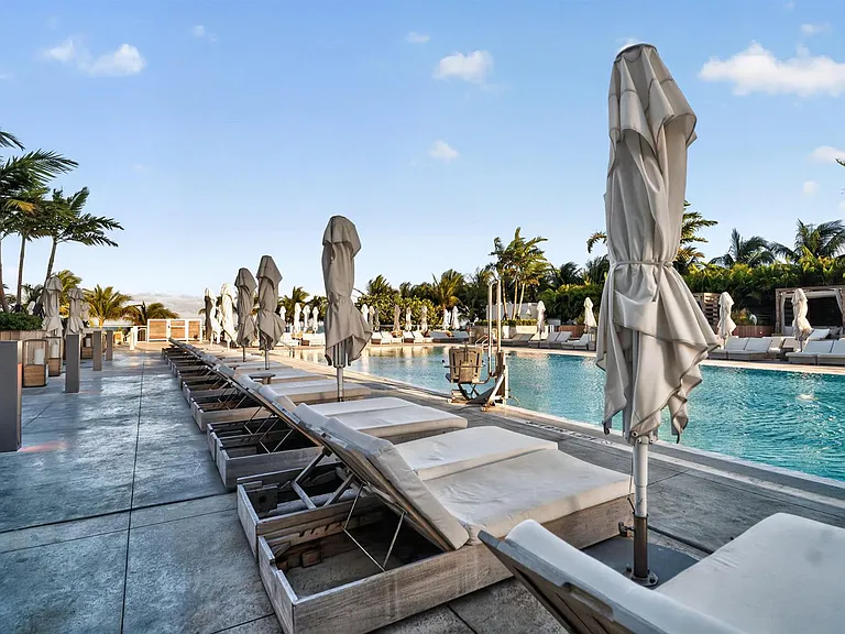 2301 Collins Ave #14 — Photo 36