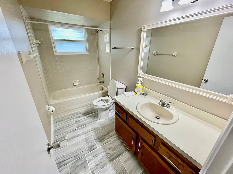 10439 Inverness Dr — Photo 28