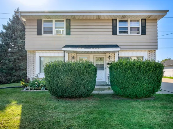 1920 Cardinal DRIVE #1922, Waukesha, WI 53186