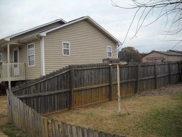2nd image of 2401 Apache St