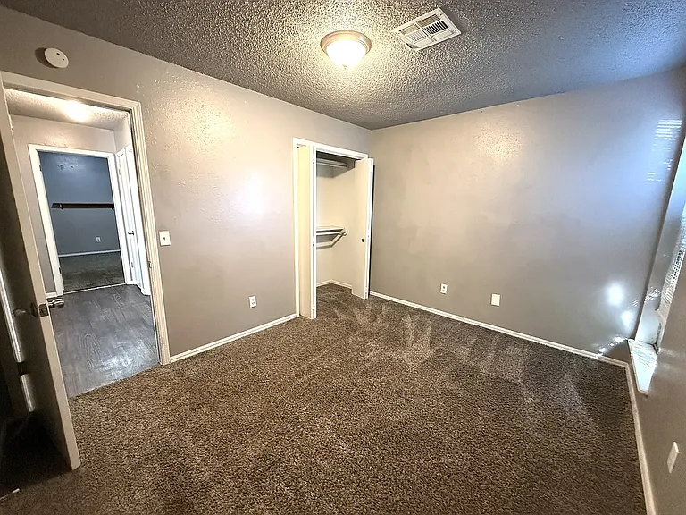 4229 Wembleton Cir #4229 — Photo 6