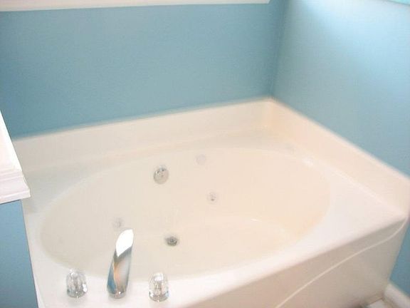 5th image of 819 Kirsten Jane Ct
