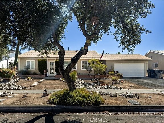 2nd image of 870 Falcon Ln