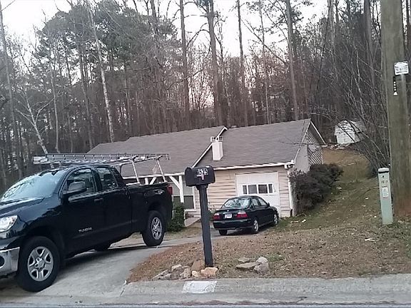 3rd image of 1525 Country Downs Dr